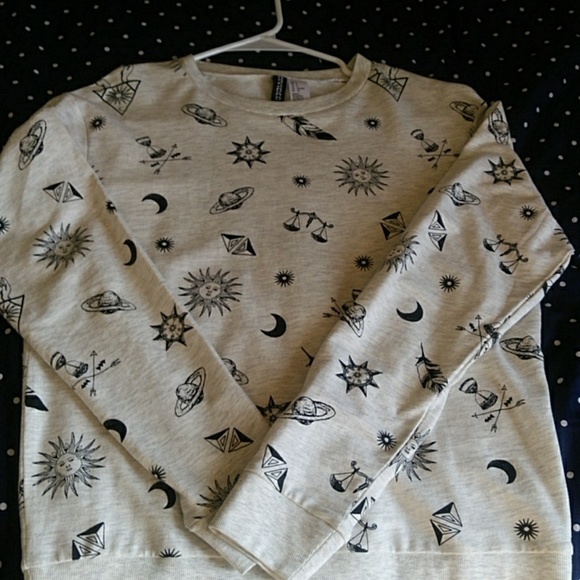 H&M Sweater - Picture 2 of 2